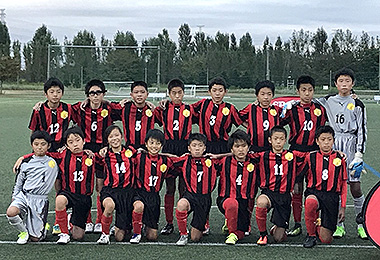 三条サッカー少年団はスポーツオーソリティカップ2017北信越大会で優勝しました。