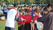 3位チーム「三条サッカースポーツ少年団」の表彰